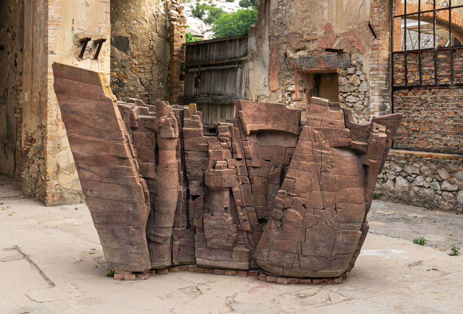 Doubt and the Stone – Jean Amado, photo 1