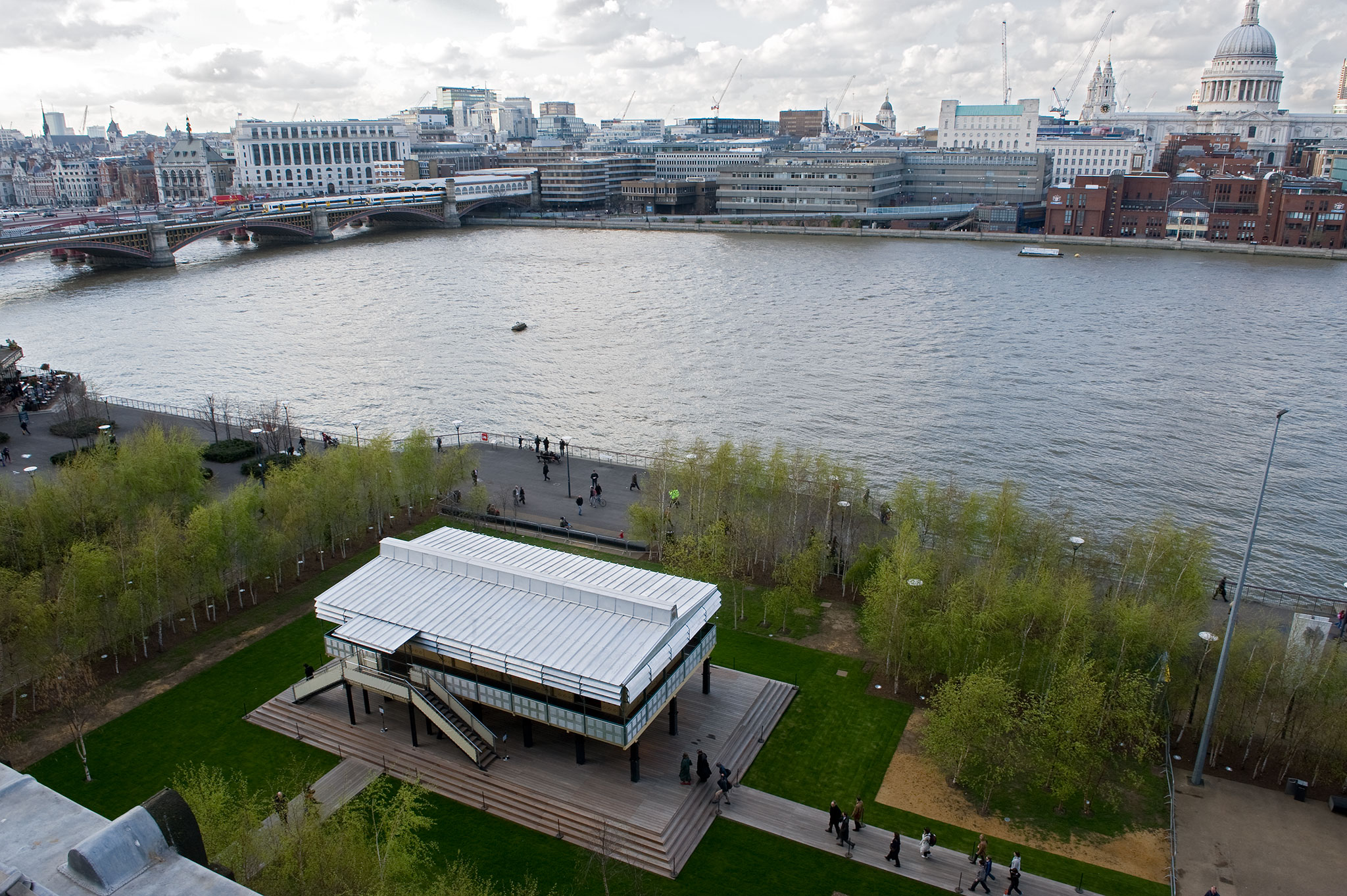 Jean-Prouve-Maison-tropicale-london-web-10