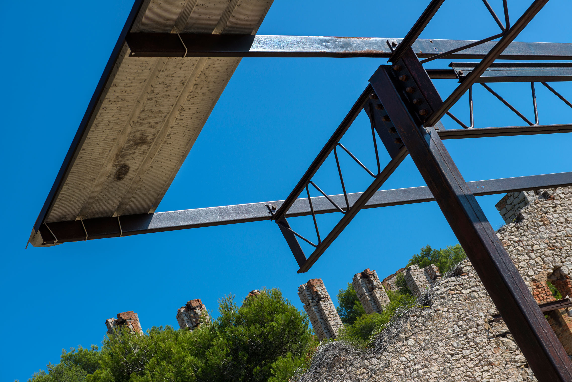 Jean-Prouve-Prototype-Cameroun003