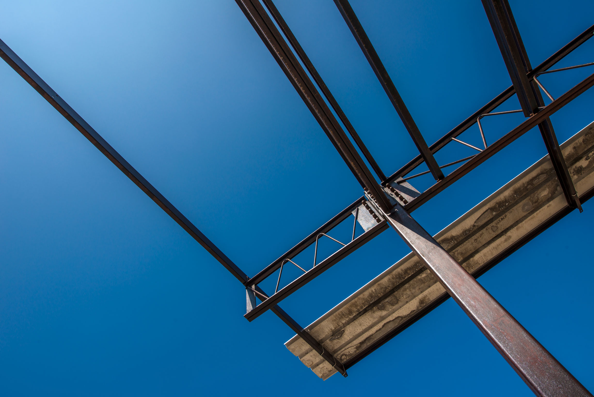 Jean-Prouve-Prototype-Cameroun004