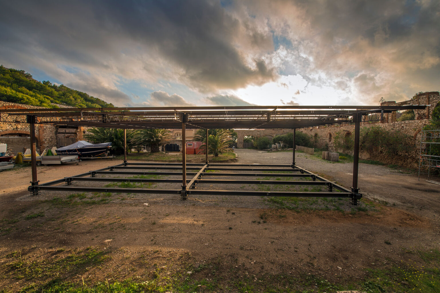 Metal-Framed Tropical Habitat Prototype - Cameroon Archives 1958 – Jean Prouvé, photo 7