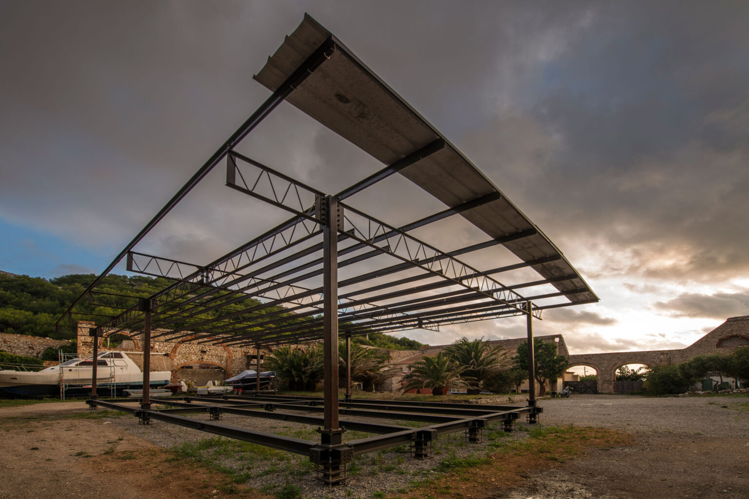 Metal-Framed Tropical Habitat Prototype - Cameroon Archives 1958 – Jean Prouvé, photo 8