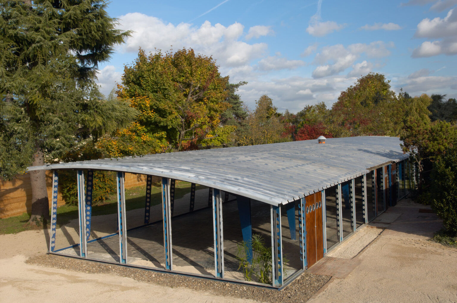 Large Blue Nomadic Structure – Jean Prouvé, photo 10