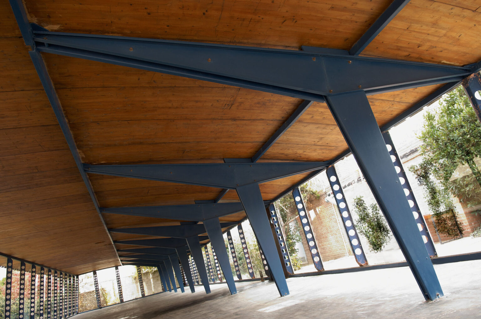 Large Blue Nomadic Structure – Jean Prouvé, photo 9