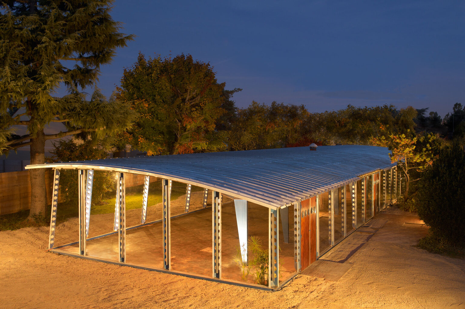 Large Blue Nomadic Structure – Jean Prouvé, photo 4
