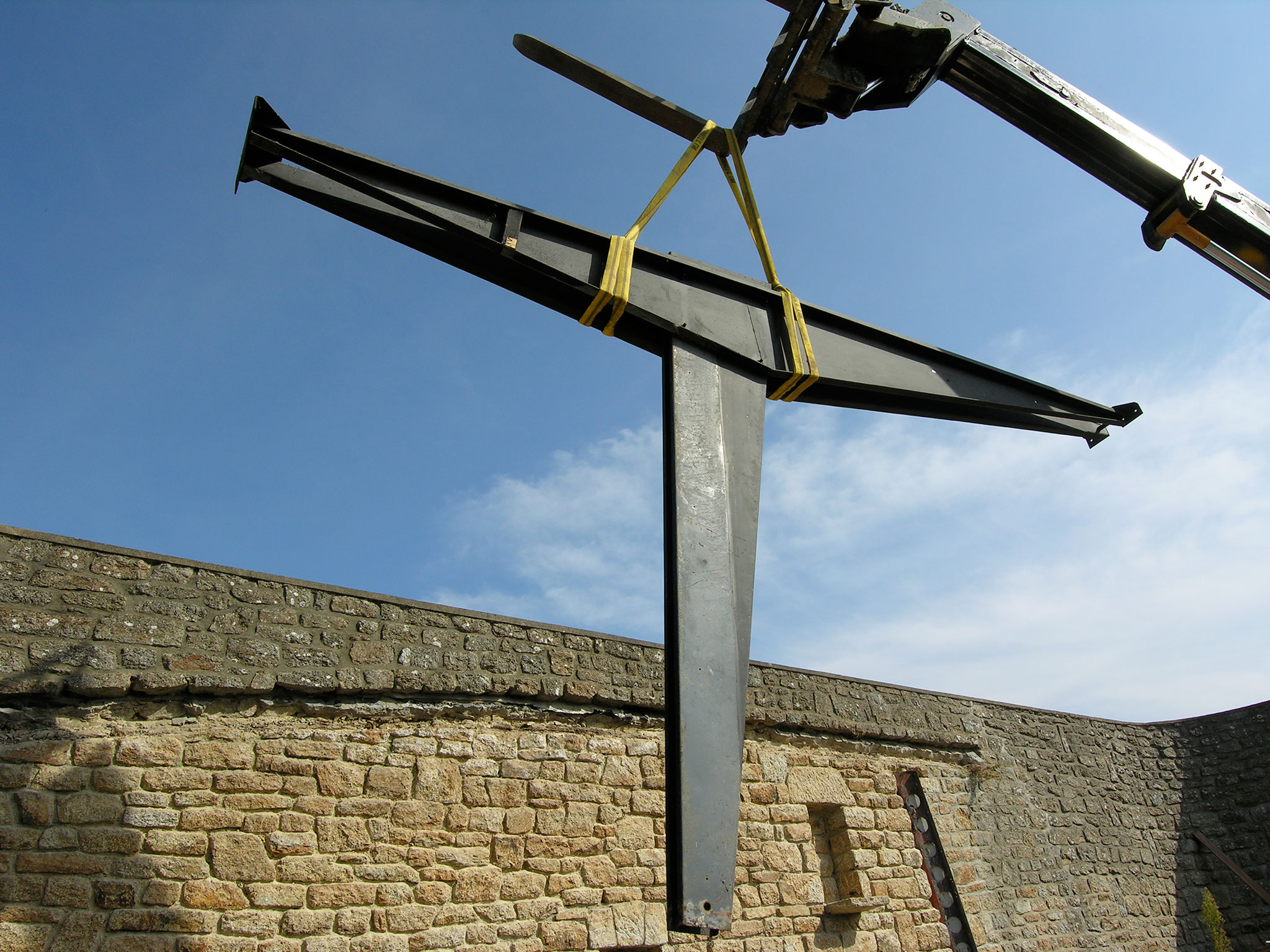 Jean-Prouve-Structure-nomade-rouge-web-05