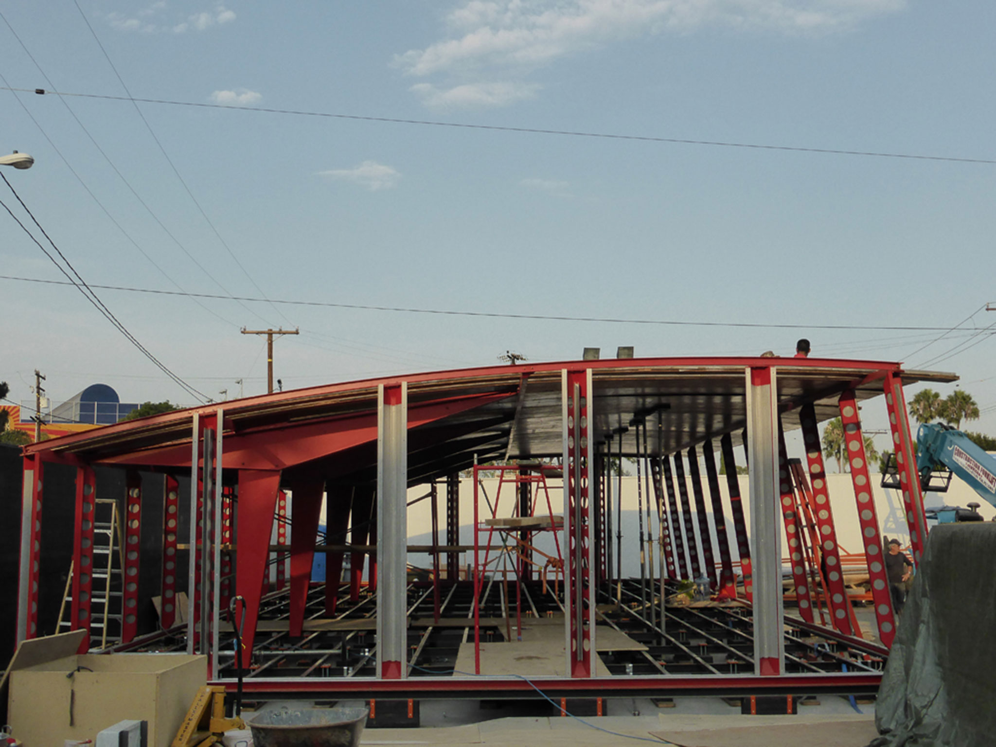 Jean-Prouve-Structure-nomade-rouge-web-08