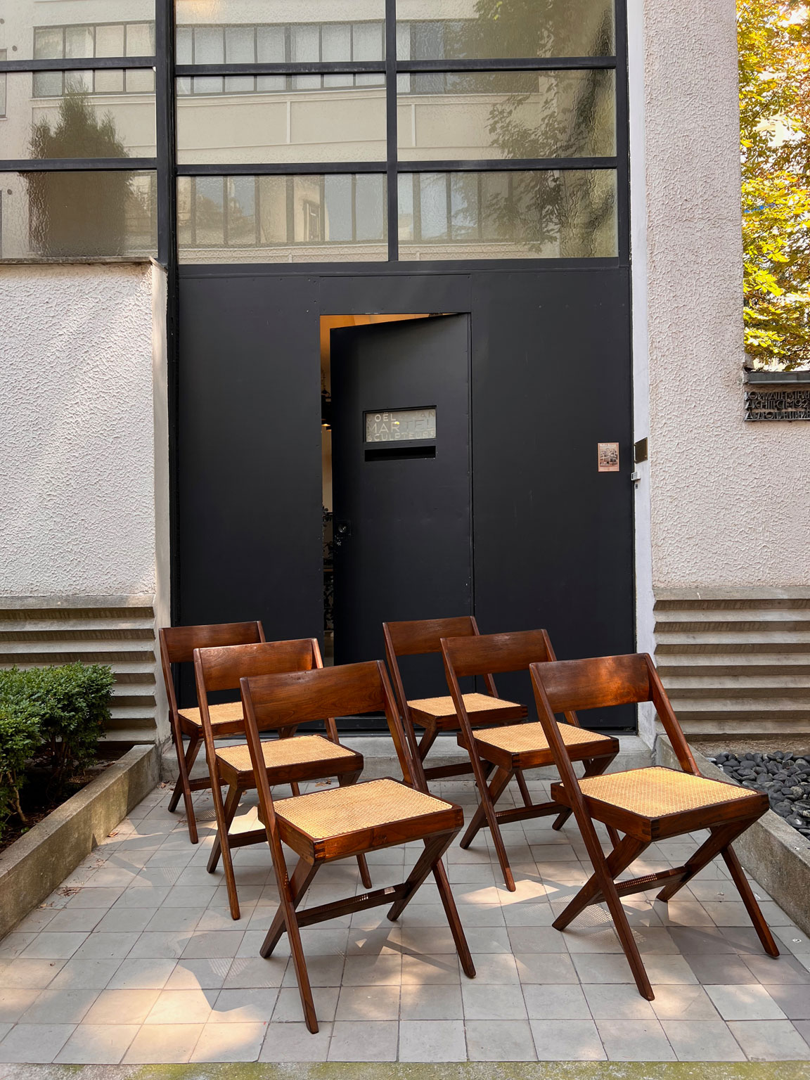 Jeanneret-Library-chairs-01