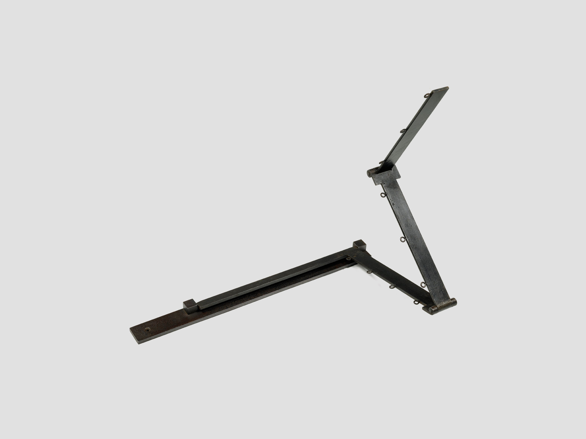 Pierre-Chareau-Tringles-002