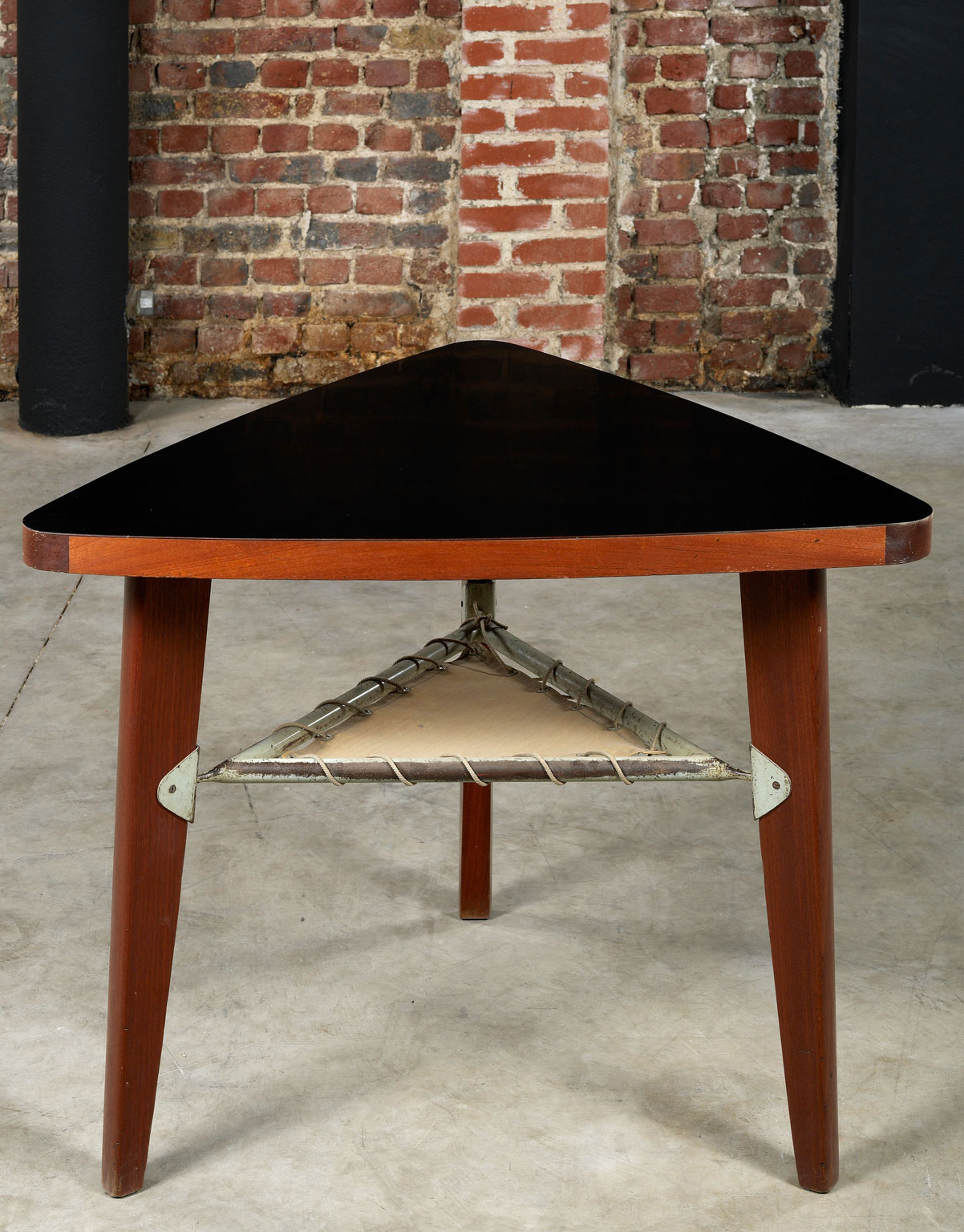 Pierre-Jeanneret-gueridon-003