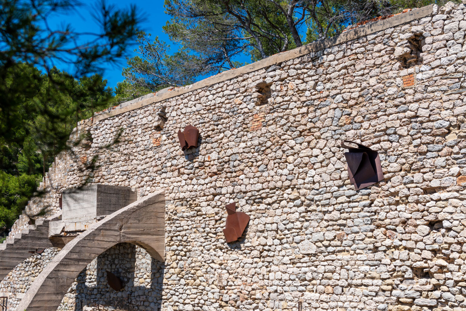 Reliefs – Pierre Tual, photo 4