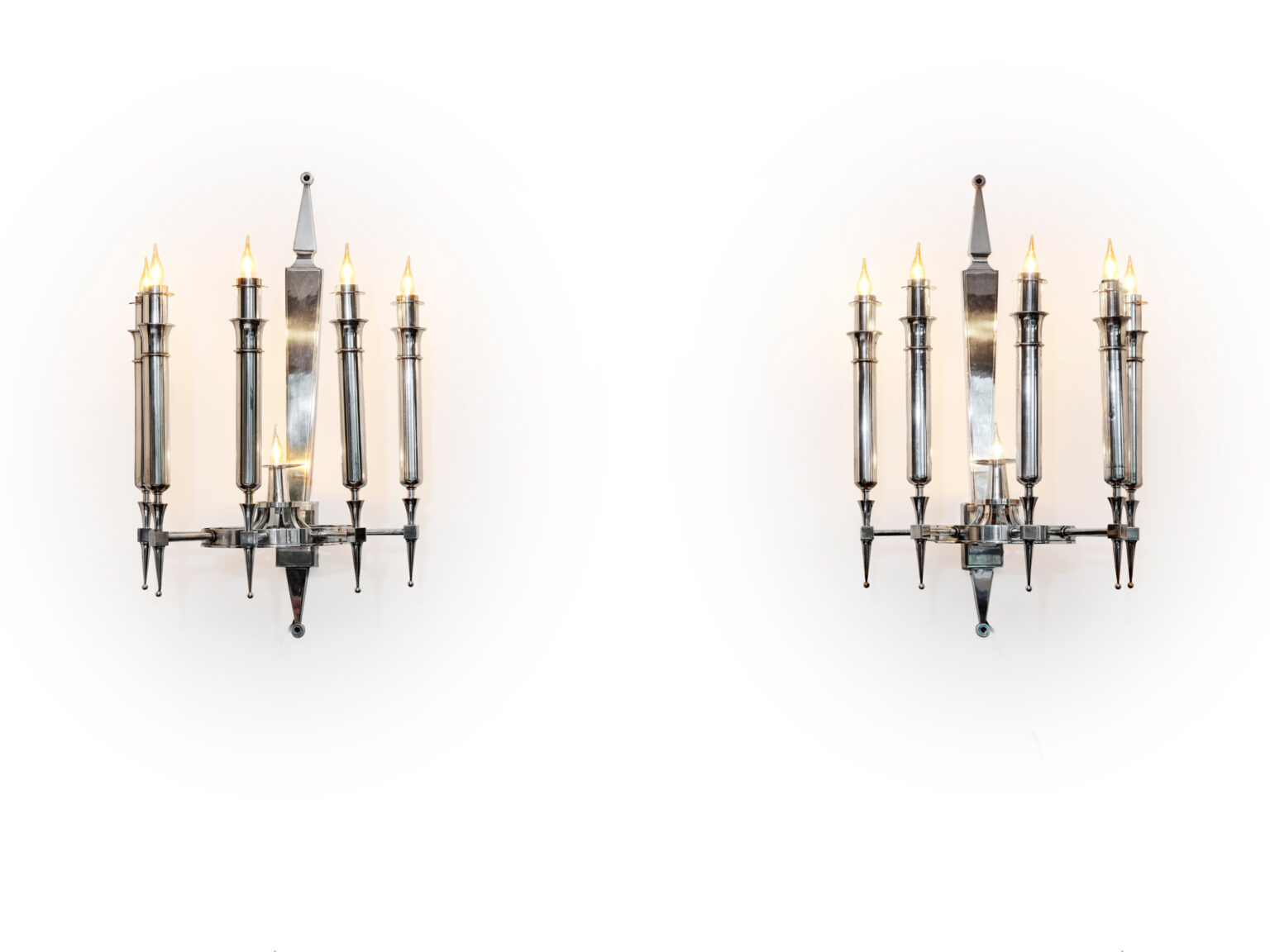 Pair of wall sconces – Gilbert Poillerat, photo 1
