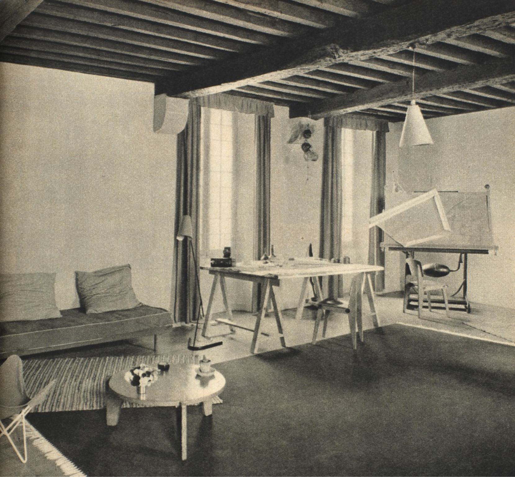 Jean-Prouvé-lit-scal-05